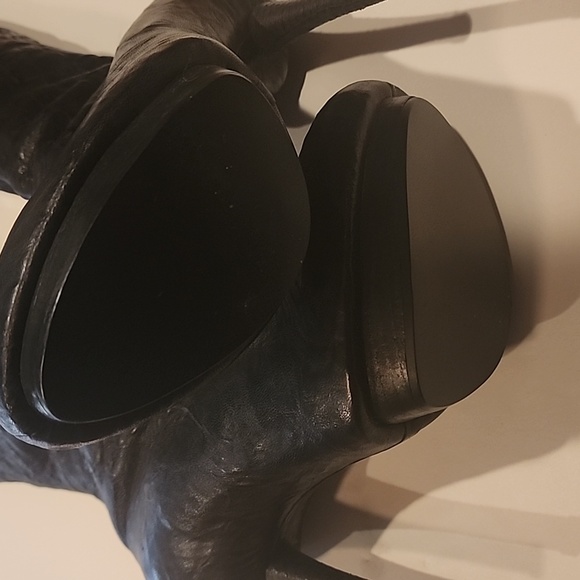 BLACK LEATHER KNEE BOOTS - Picture 5 of 9